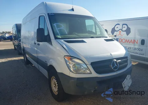 2011 Mercedes-Benz Sprinter 2500 High Roof из США, поврежденный, VIN WD3PE8CBXB5567229